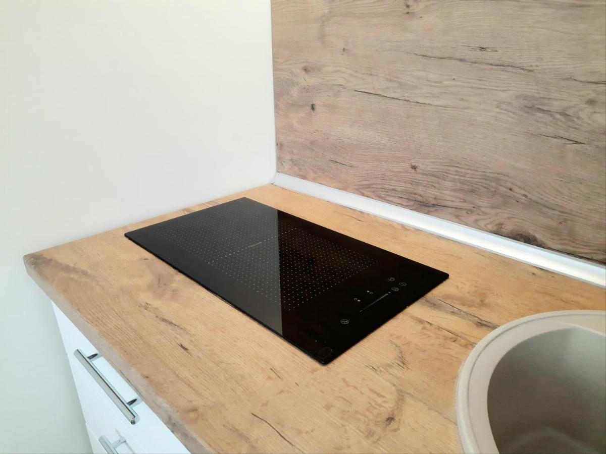 M&M Apartment V Self Check-In ปาเนเวชิส ภายนอก รูปภาพ